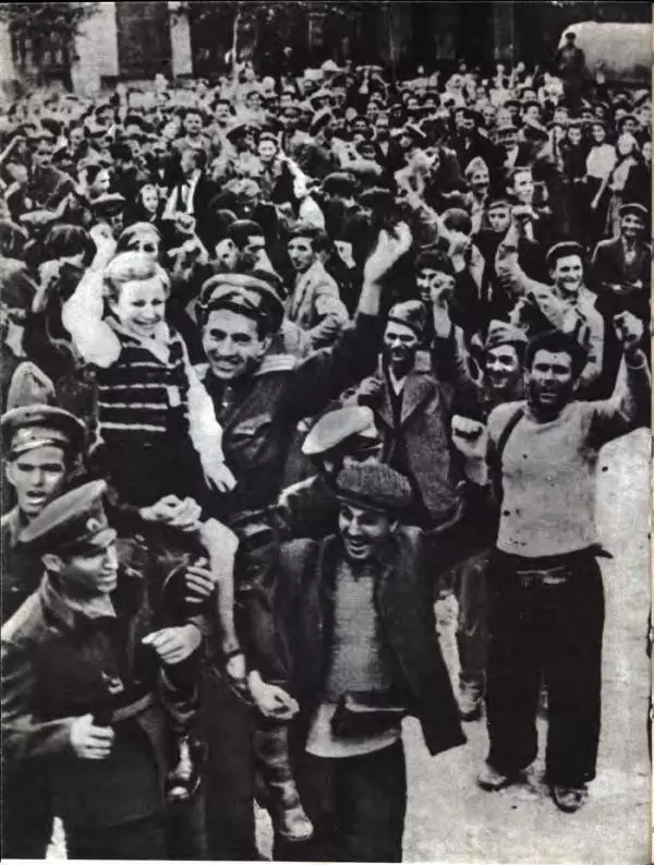 Демьян Бедный - Ради жизни на земле - Страница № 220 Демьян Бедный - Ради жизни на земле - Страница № 220